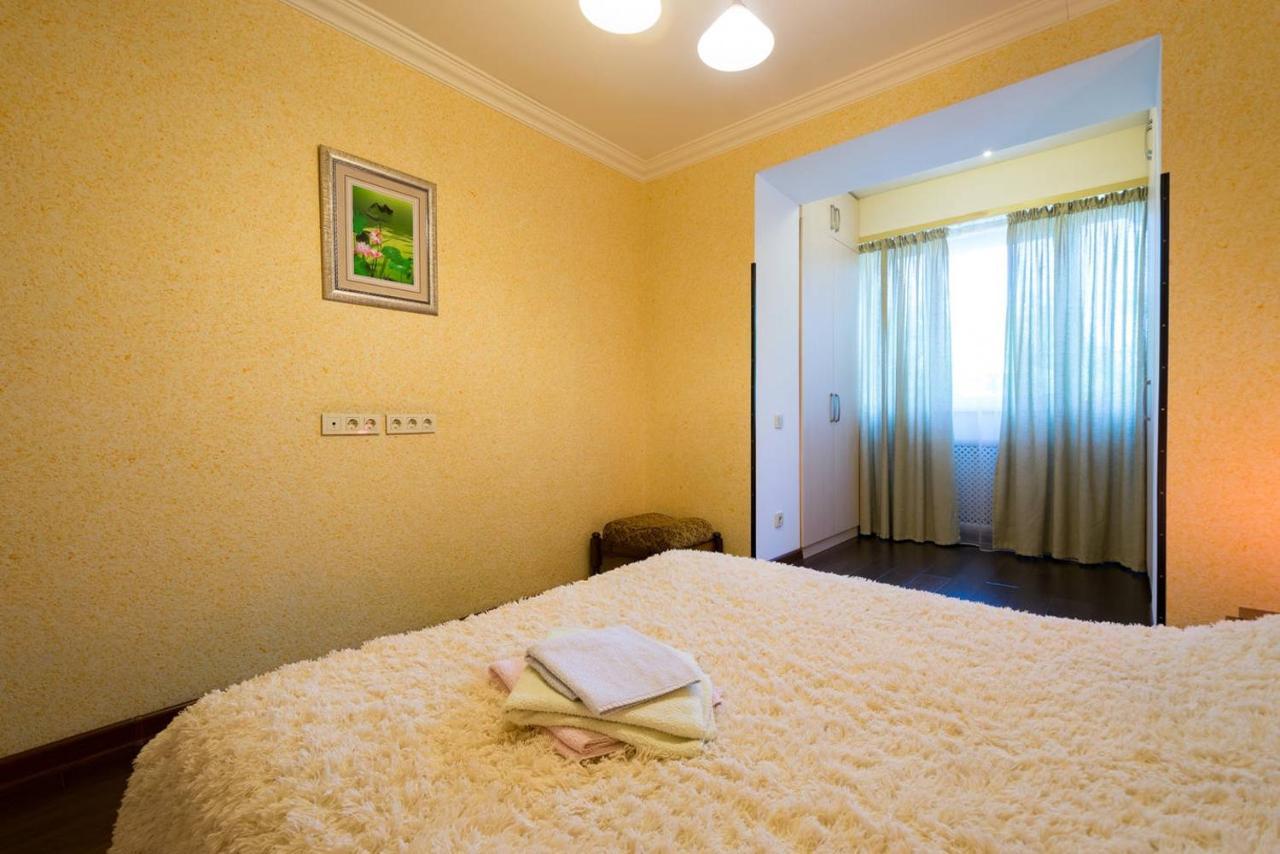 Nadezhda Apartment on Dostyk street 89 Alma-Ata Buitenkant foto