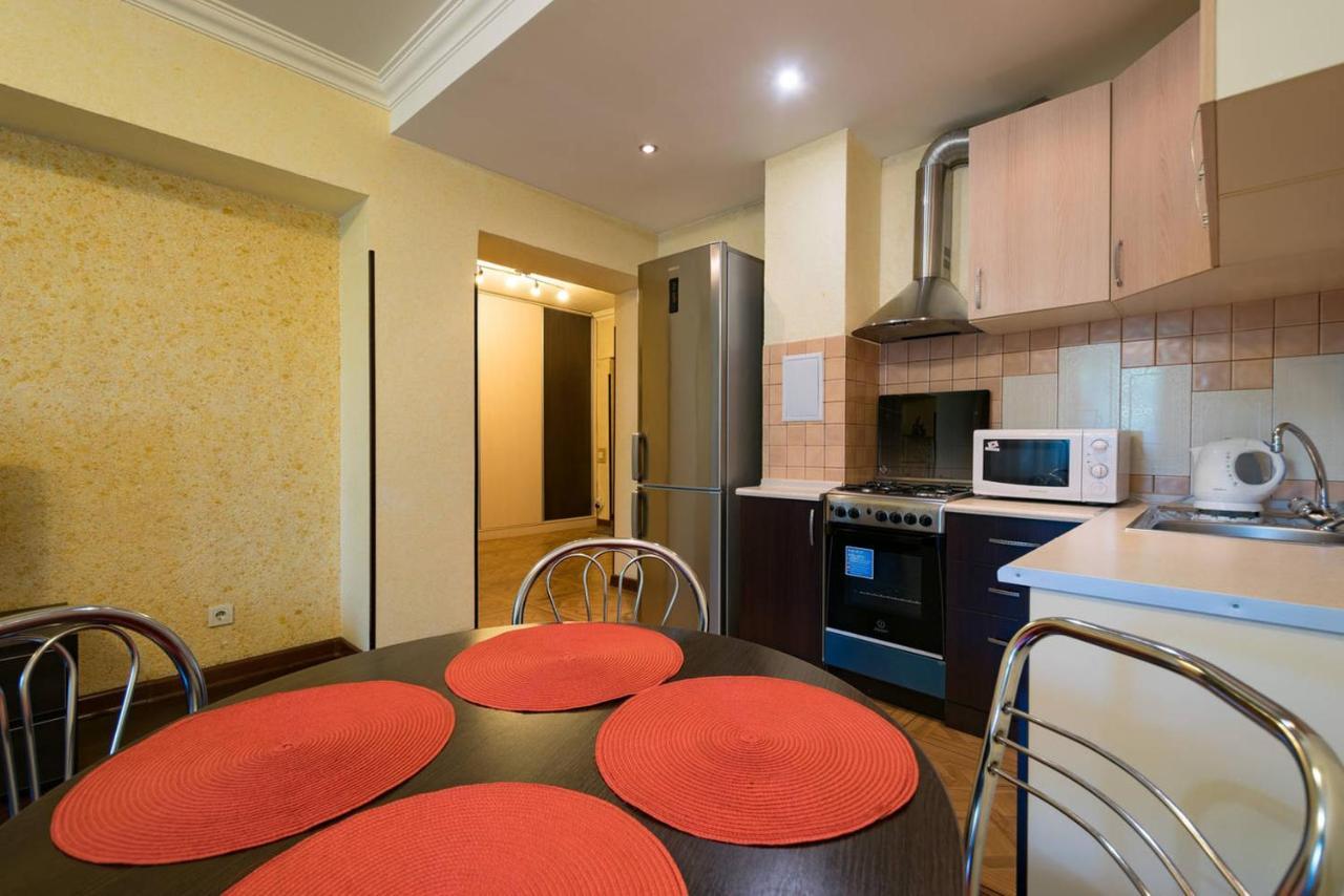 Nadezhda Apartment on Dostyk street 89 Alma-Ata Buitenkant foto