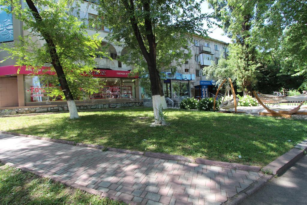 Nadezhda Apartment on Dostyk street 89 Alma-Ata Buitenkant foto