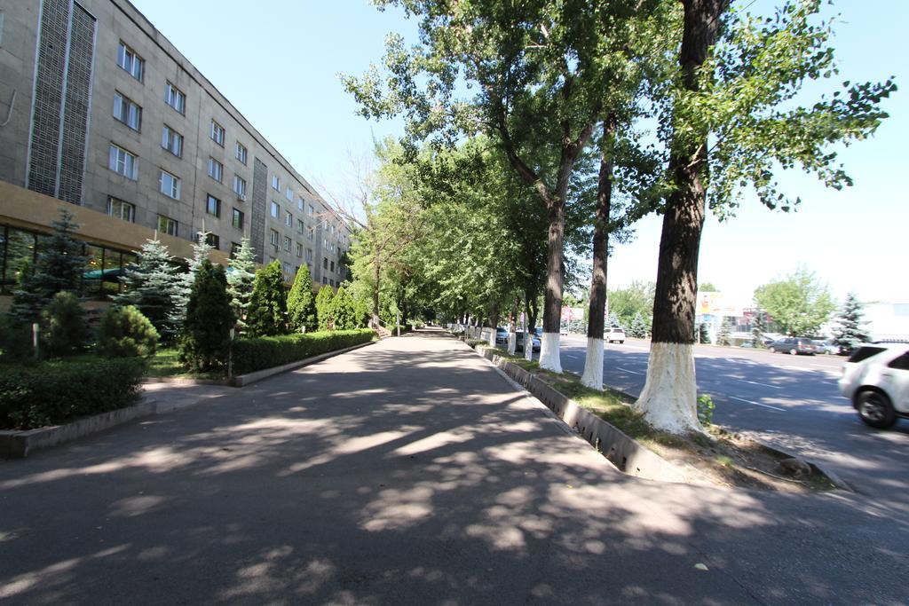 Nadezhda Apartment on Dostyk street 89 Alma-Ata Buitenkant foto